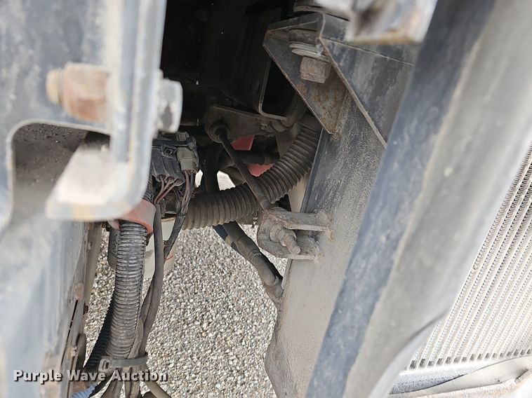 image for item DM1518 2011 Gillig G27B102N4 transit bus