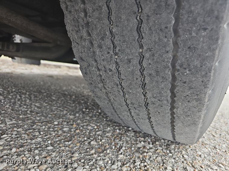 image for item DM1518 2011 Gillig G27B102N4 transit bus