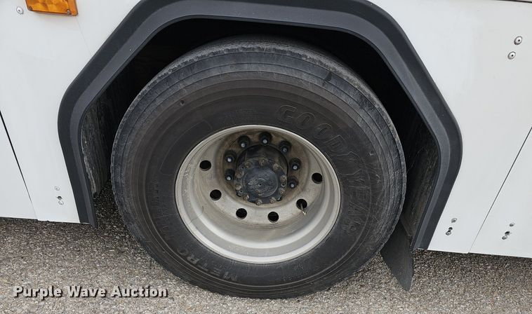 image for item DM1518 2011 Gillig G27B102N4 transit bus