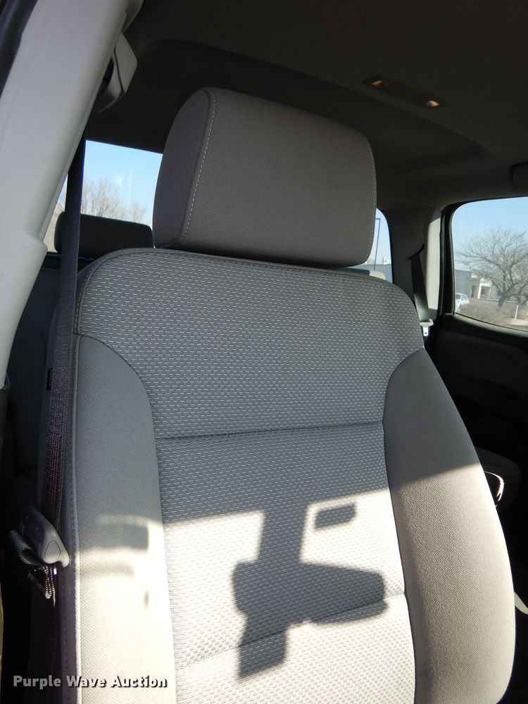 image for item DM1519 2018 Chevy  Silverado 1500 Crew Cab pickup truck