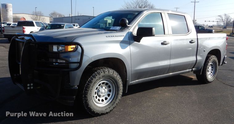 image for item DM1520 2019 Chevrolet Silverado 1500 Crew Cab pickup truck