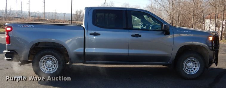image for item DM1520 2019 Chevrolet Silverado 1500 Crew Cab pickup truck