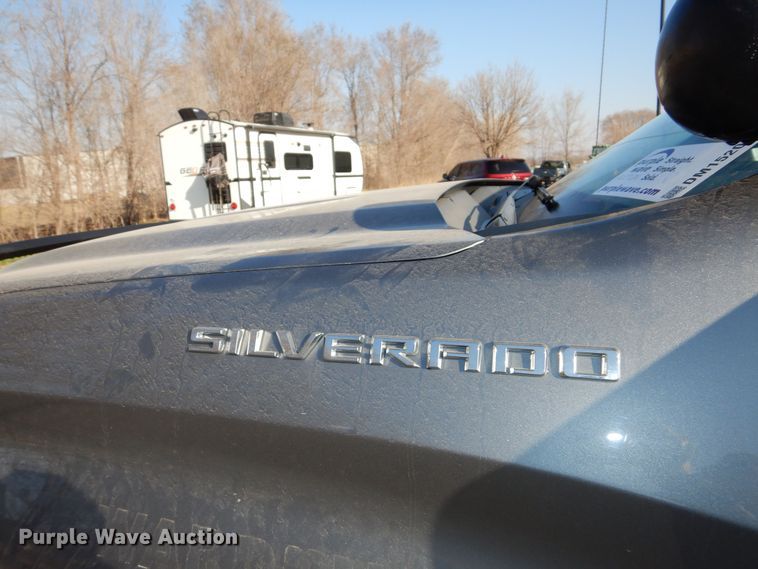 image for item DM1520 2019 Chevrolet Silverado 1500 Crew Cab pickup truck