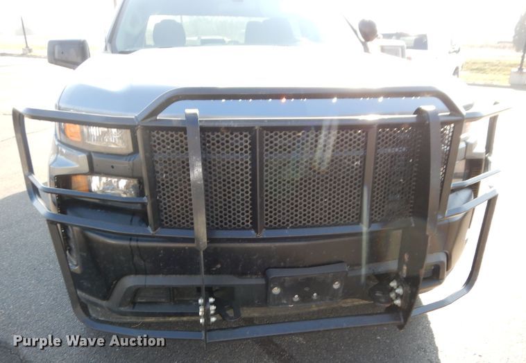 image for item DM1520 2019 Chevrolet Silverado 1500 Crew Cab pickup truck