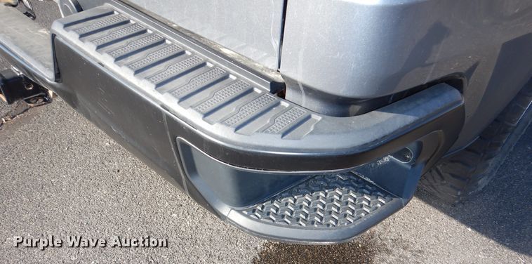 image for item DM1520 2019 Chevrolet Silverado 1500 Crew Cab pickup truck