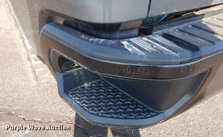 image for item DM1520 2019 Chevrolet Silverado 1500 Crew Cab pickup truck