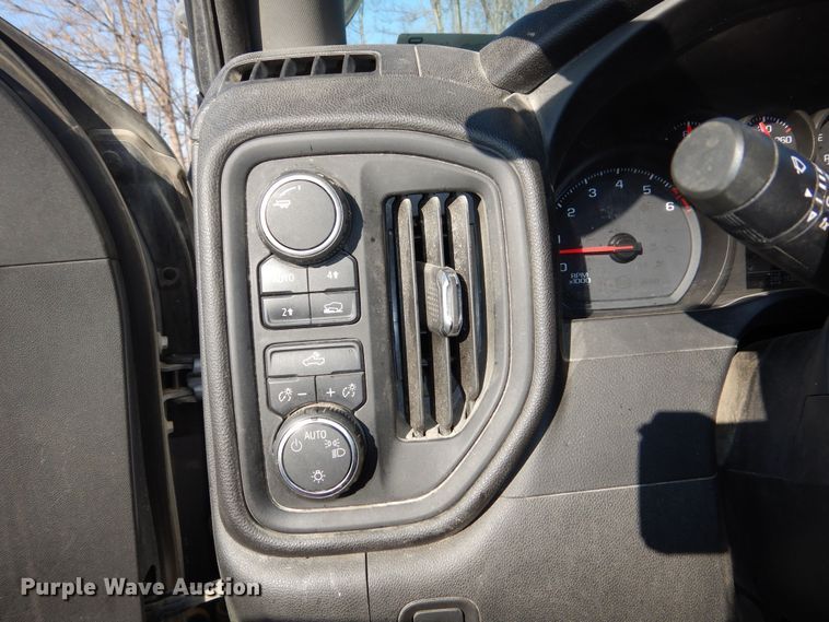 image for item DM1520 2019 Chevrolet Silverado 1500 Crew Cab pickup truck