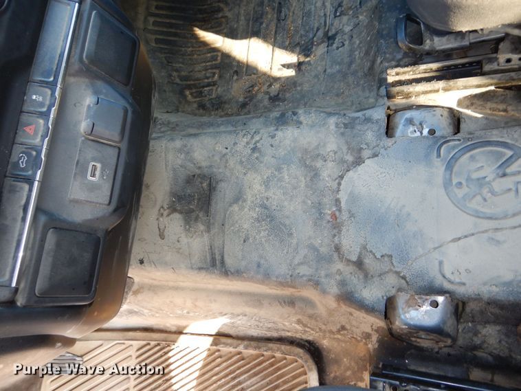 image for item DM1520 2019 Chevrolet Silverado 1500 Crew Cab pickup truck