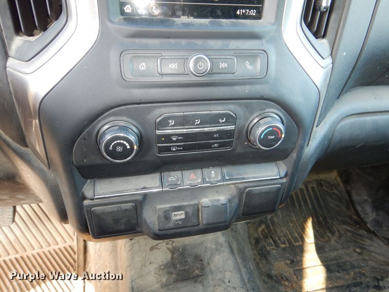 image for item DM1520 2019 Chevrolet Silverado 1500 Crew Cab pickup truck