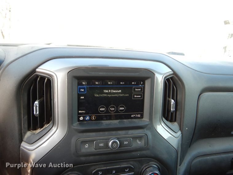 image for item DM1520 2019 Chevrolet Silverado 1500 Crew Cab pickup truck