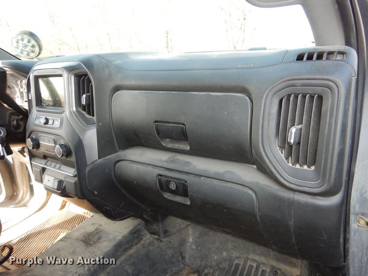 image for item DM1520 2019 Chevrolet Silverado 1500 Crew Cab pickup truck