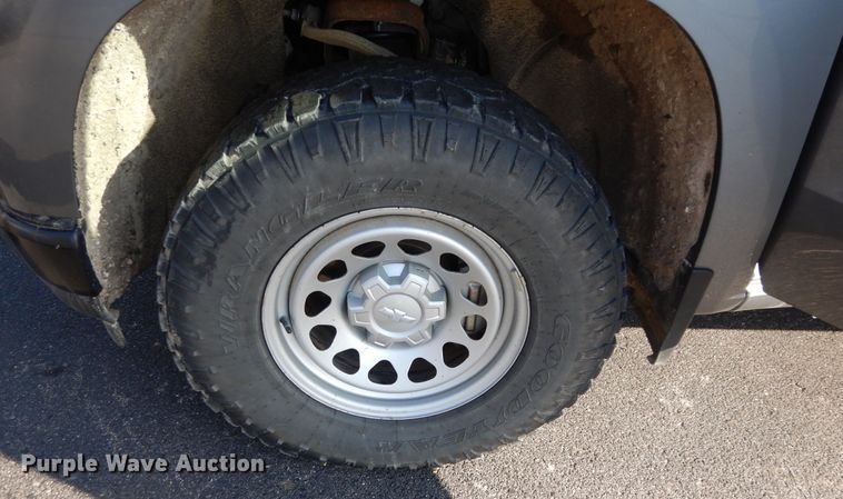 image for item DM1520 2019 Chevrolet Silverado 1500 Crew Cab pickup truck