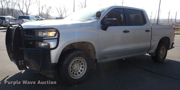 image for item DM1521 2020 Chevrolet  Silverado 1500 Crew Cab pickup truck