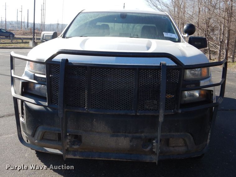 image for item DM1521 2020 Chevrolet  Silverado 1500 Crew Cab pickup truck