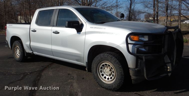 image for item DM1521 2020 Chevrolet  Silverado 1500 Crew Cab pickup truck