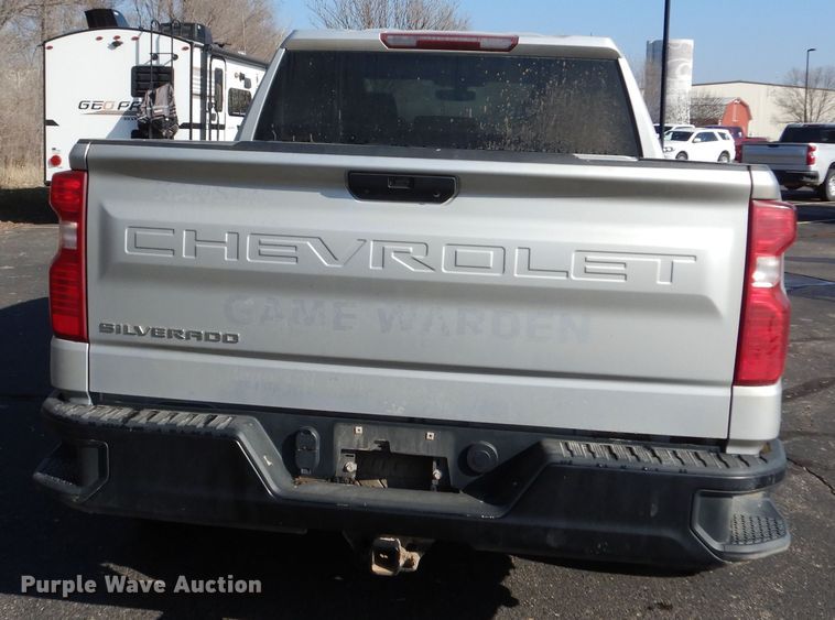 image for item DM1521 2020 Chevrolet  Silverado 1500 Crew Cab pickup truck