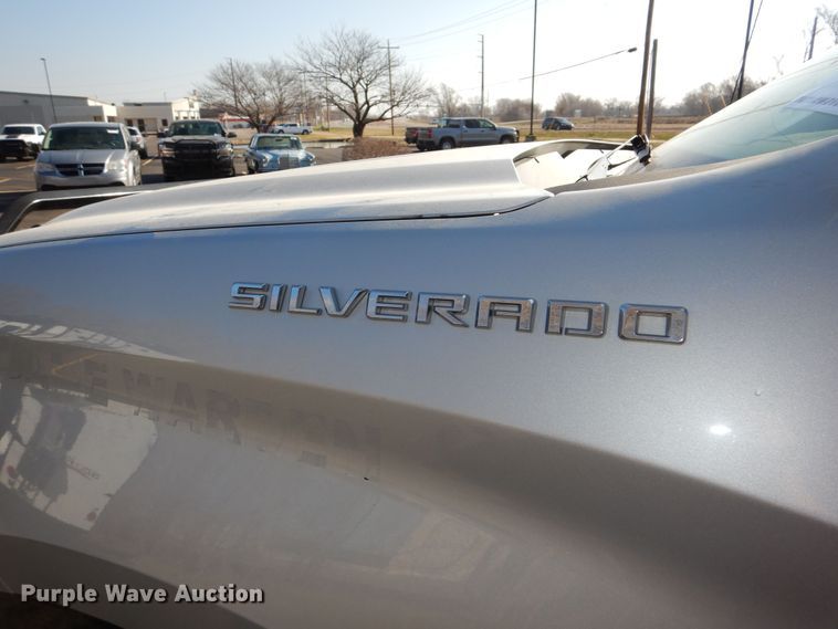 image for item DM1521 2020 Chevrolet  Silverado 1500 Crew Cab pickup truck