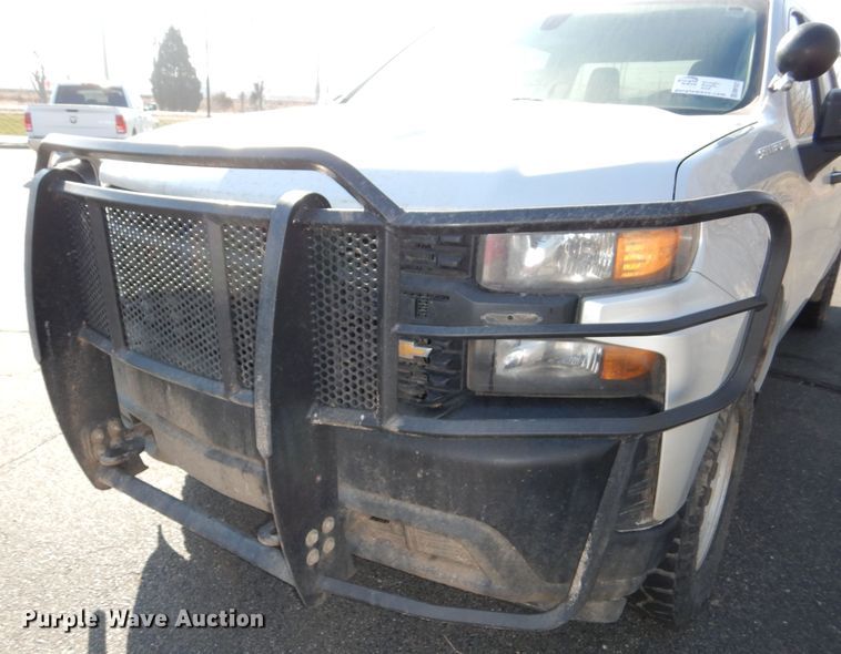 image for item DM1521 2020 Chevrolet  Silverado 1500 Crew Cab pickup truck