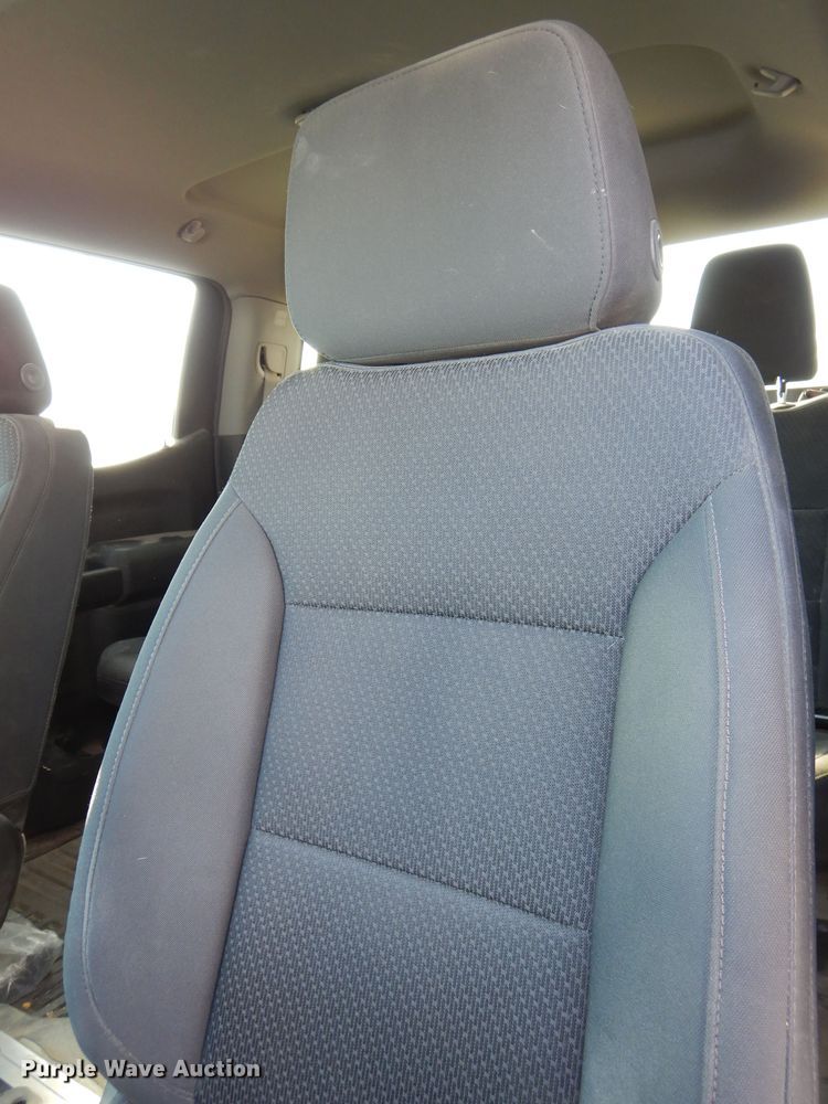 image for item DM1521 2020 Chevrolet  Silverado 1500 Crew Cab pickup truck