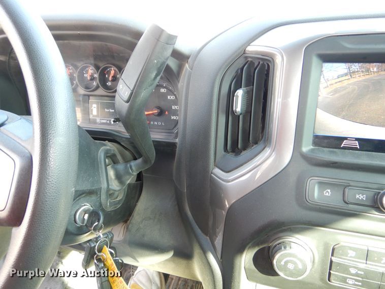 image for item DM1521 2020 Chevrolet  Silverado 1500 Crew Cab pickup truck