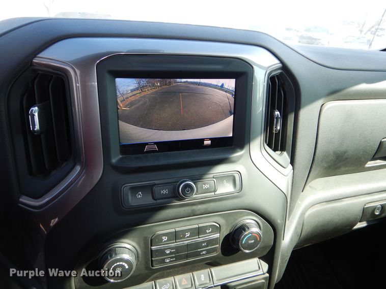 image for item DM1521 2020 Chevrolet  Silverado 1500 Crew Cab pickup truck