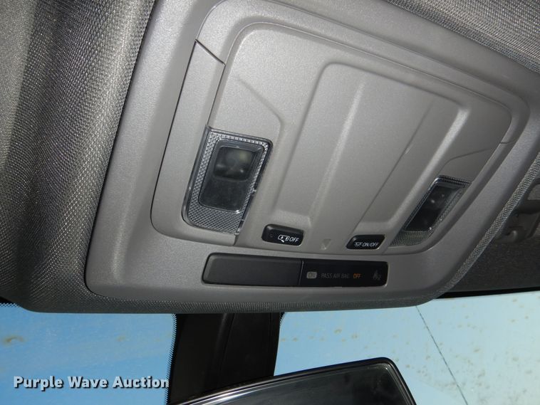 image for item DM1521 2020 Chevrolet  Silverado 1500 Crew Cab pickup truck