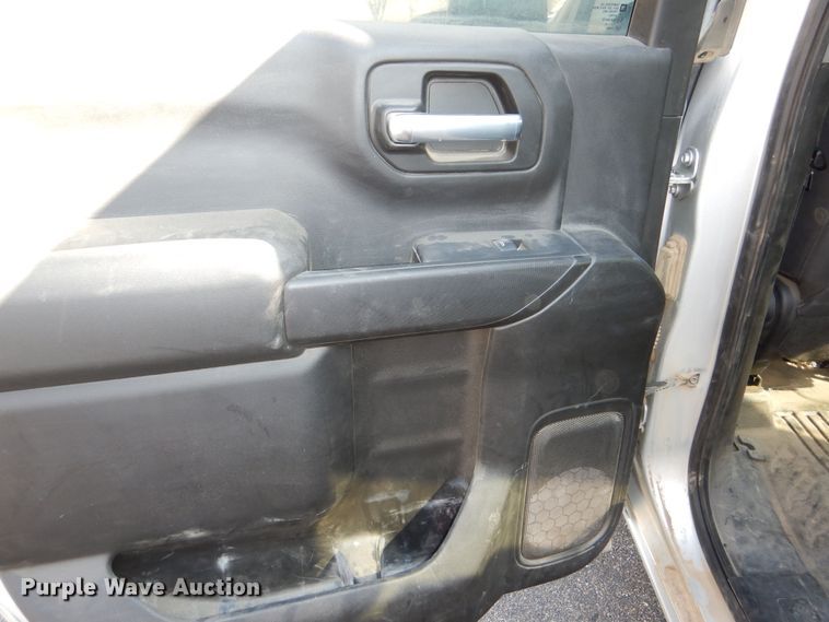 image for item DM1521 2020 Chevrolet  Silverado 1500 Crew Cab pickup truck