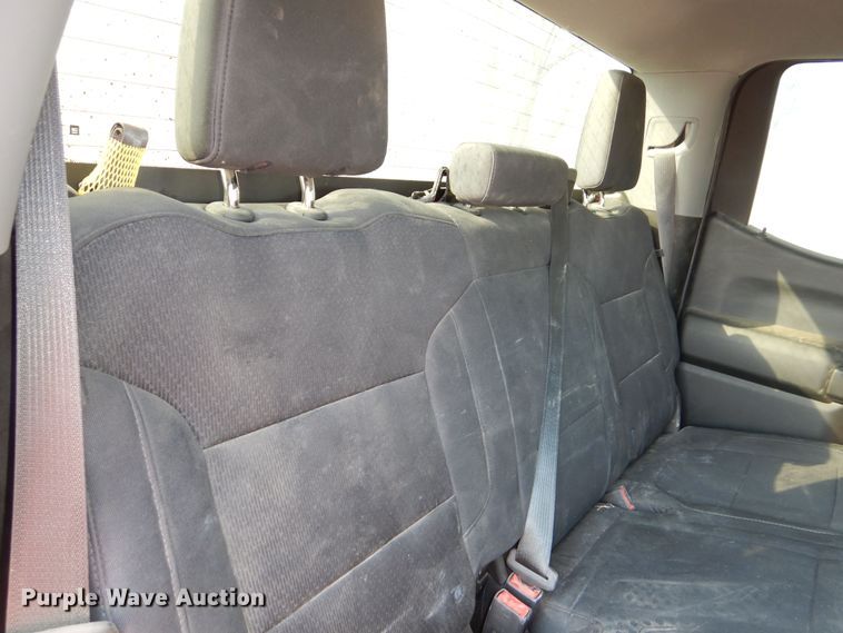 image for item DM1521 2020 Chevrolet  Silverado 1500 Crew Cab pickup truck