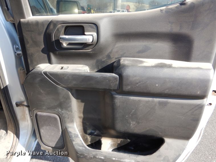 image for item DM1521 2020 Chevrolet  Silverado 1500 Crew Cab pickup truck