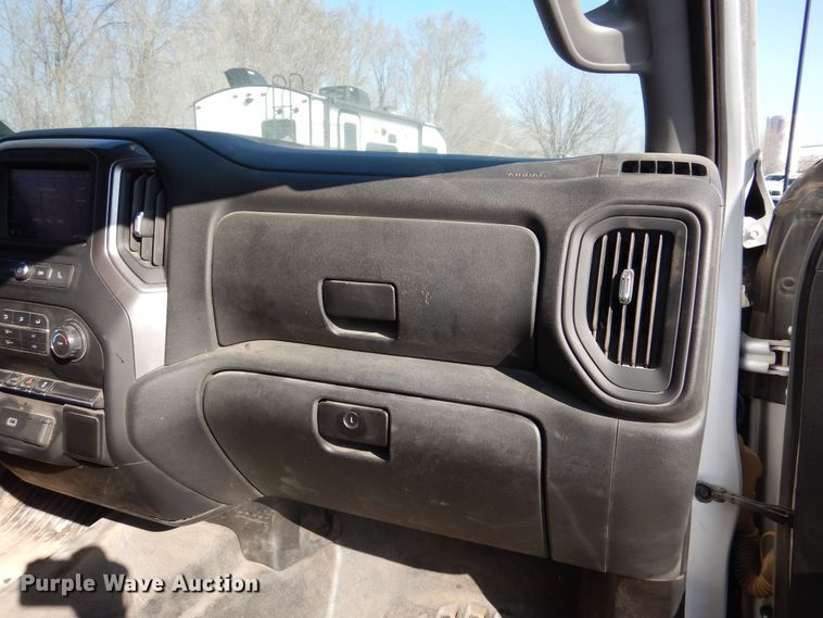 image for item DM1521 2020 Chevrolet  Silverado 1500 Crew Cab pickup truck