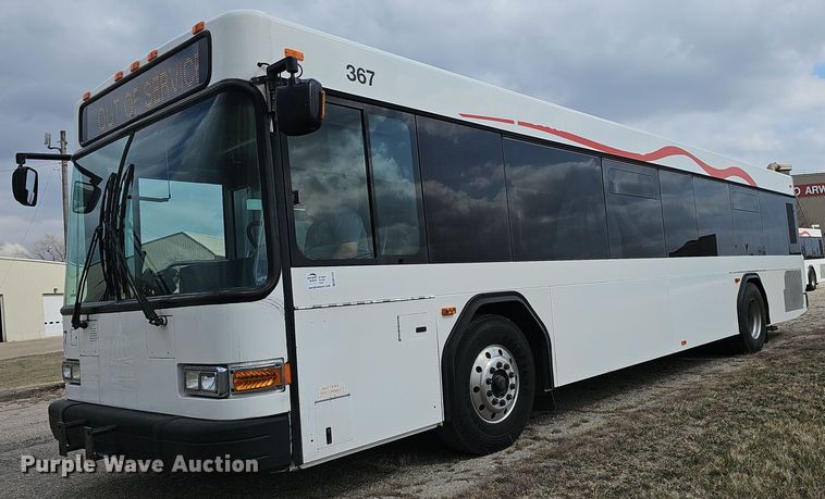 image for item DM1522 2011 Gillig G27B102N4 transit bus