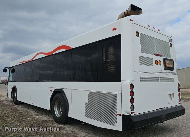 image for item DM1522 2011 Gillig G27B102N4 transit bus