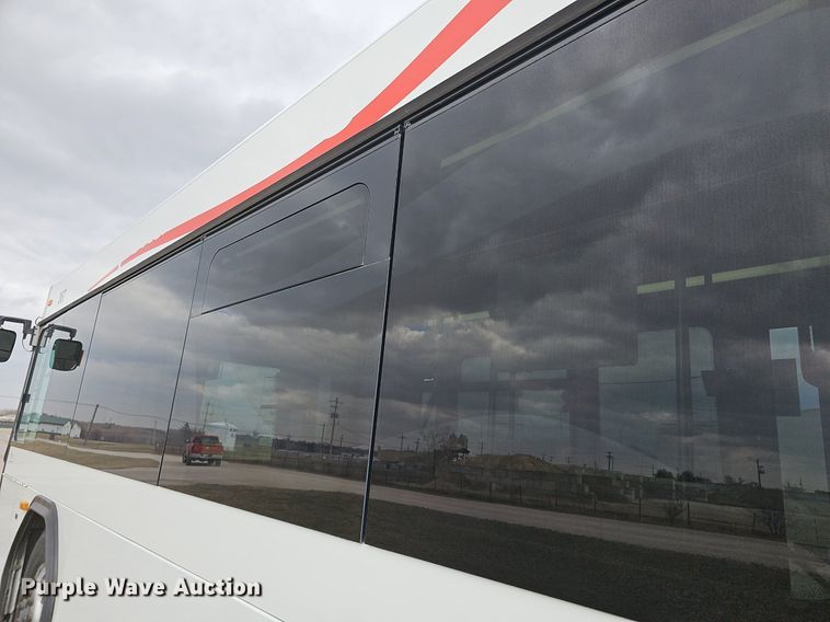 image for item DM1522 2011 Gillig G27B102N4 transit bus