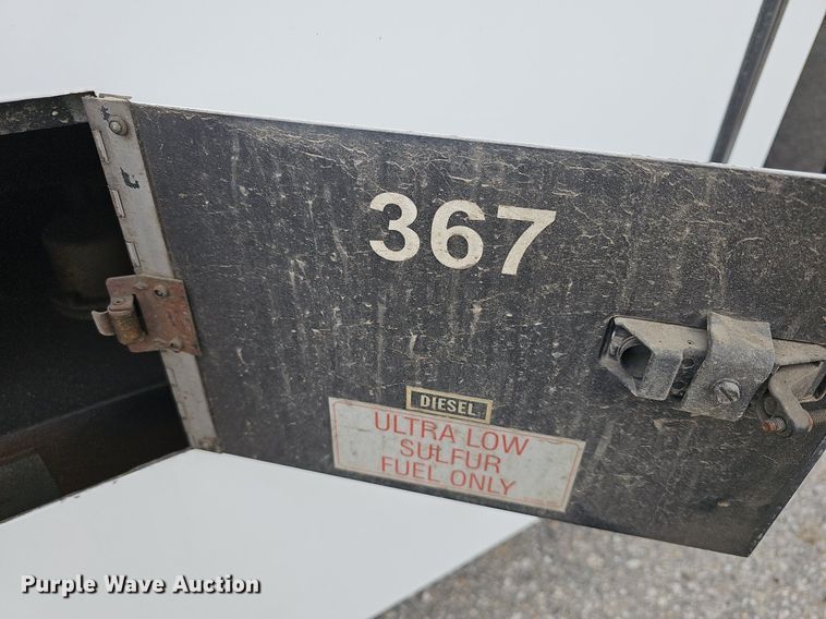 image for item DM1522 2011 Gillig G27B102N4 transit bus