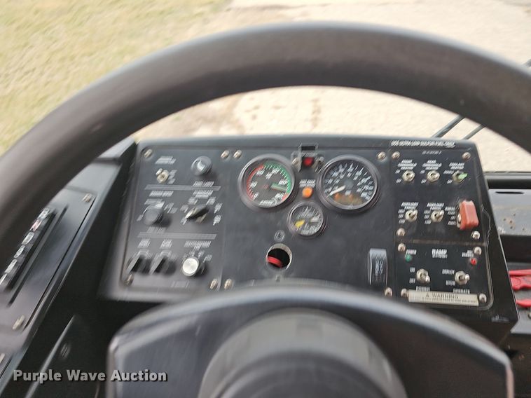 image for item DM1522 2011 Gillig G27B102N4 transit bus