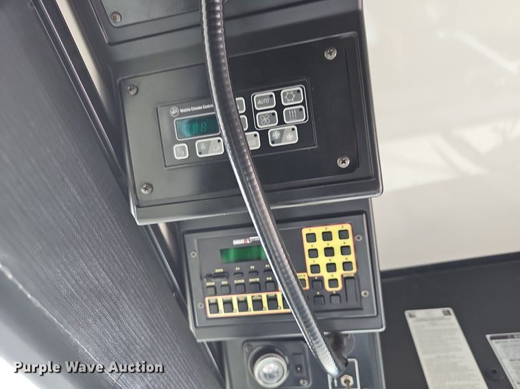 image for item DM1522 2011 Gillig G27B102N4 transit bus