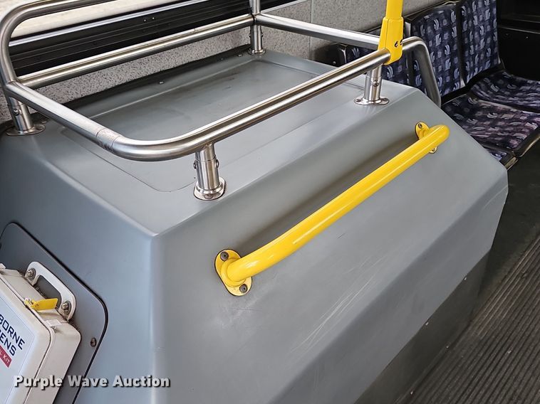 image for item DM1522 2011 Gillig G27B102N4 transit bus