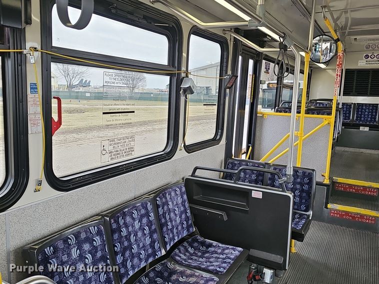 image for item DM1522 2011 Gillig G27B102N4 transit bus