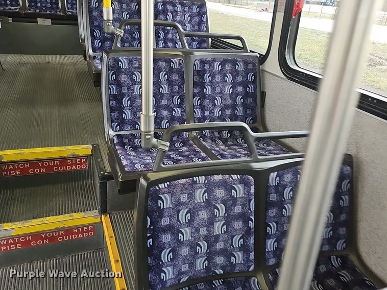 image for item DM1522 2011 Gillig G27B102N4 transit bus