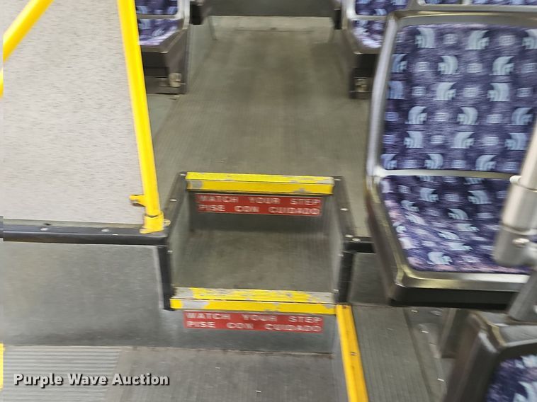 image for item DM1522 2011 Gillig G27B102N4 transit bus