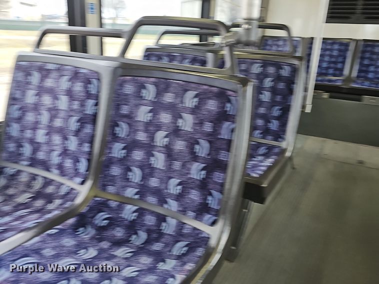 image for item DM1522 2011 Gillig G27B102N4 transit bus