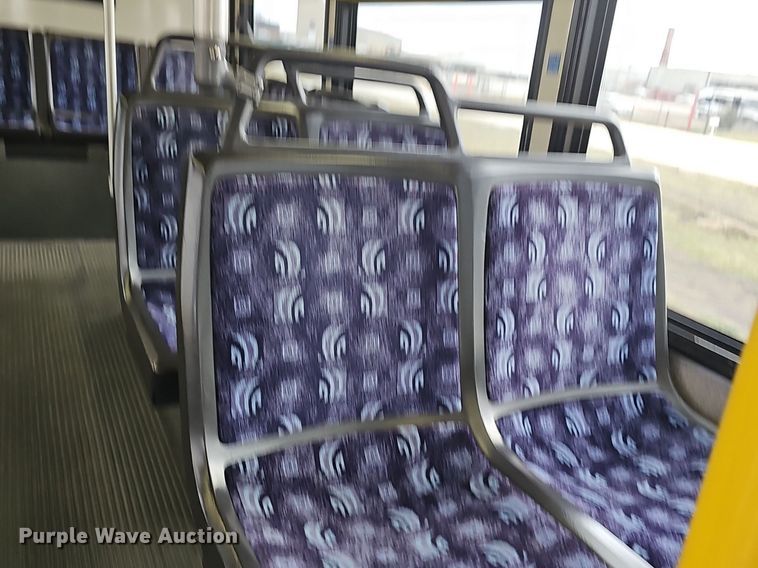 image for item DM1522 2011 Gillig G27B102N4 transit bus