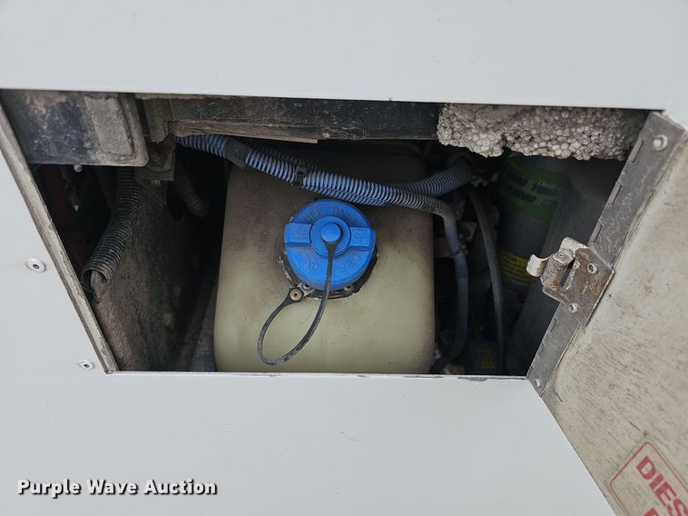 image for item DM1522 2011 Gillig G27B102N4 transit bus