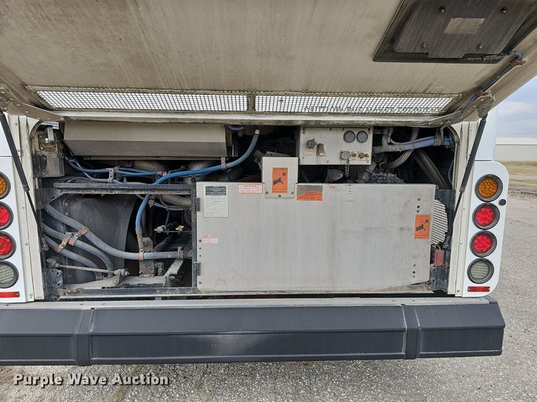 image for item DM1522 2011 Gillig G27B102N4 transit bus