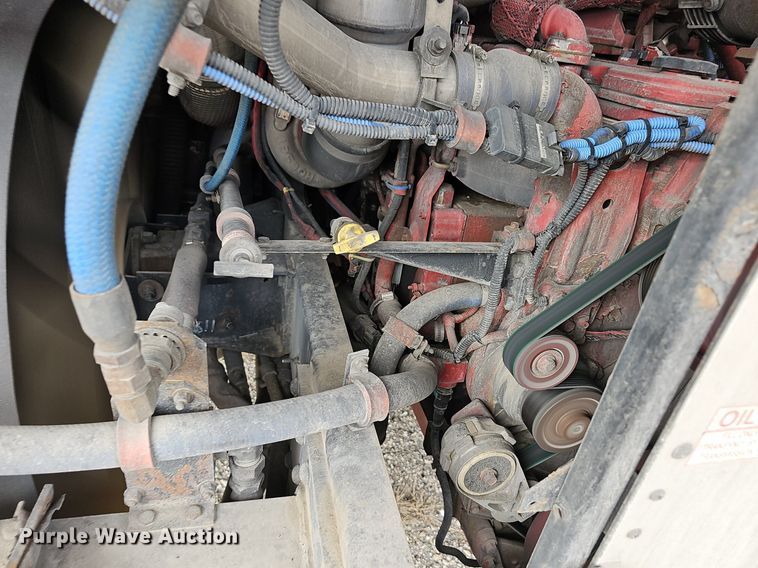 image for item DM1522 2011 Gillig G27B102N4 transit bus