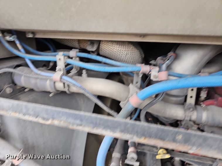 image for item DM1522 2011 Gillig G27B102N4 transit bus