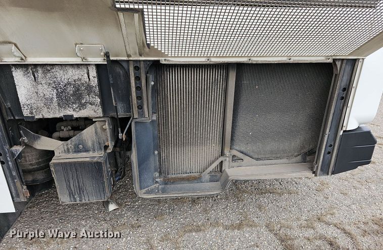 image for item DM1522 2011 Gillig G27B102N4 transit bus