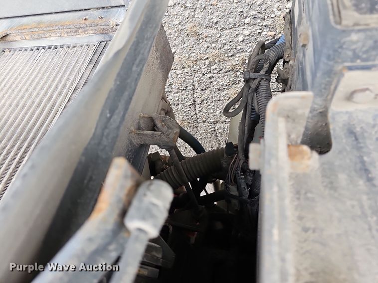 image for item DM1522 2011 Gillig G27B102N4 transit bus