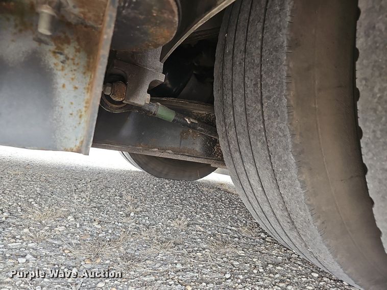 image for item DM1522 2011 Gillig G27B102N4 transit bus