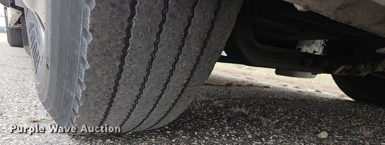 image for item DM1522 2011 Gillig G27B102N4 transit bus